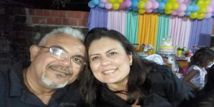 Fabiane Rocha Mota e o esposo